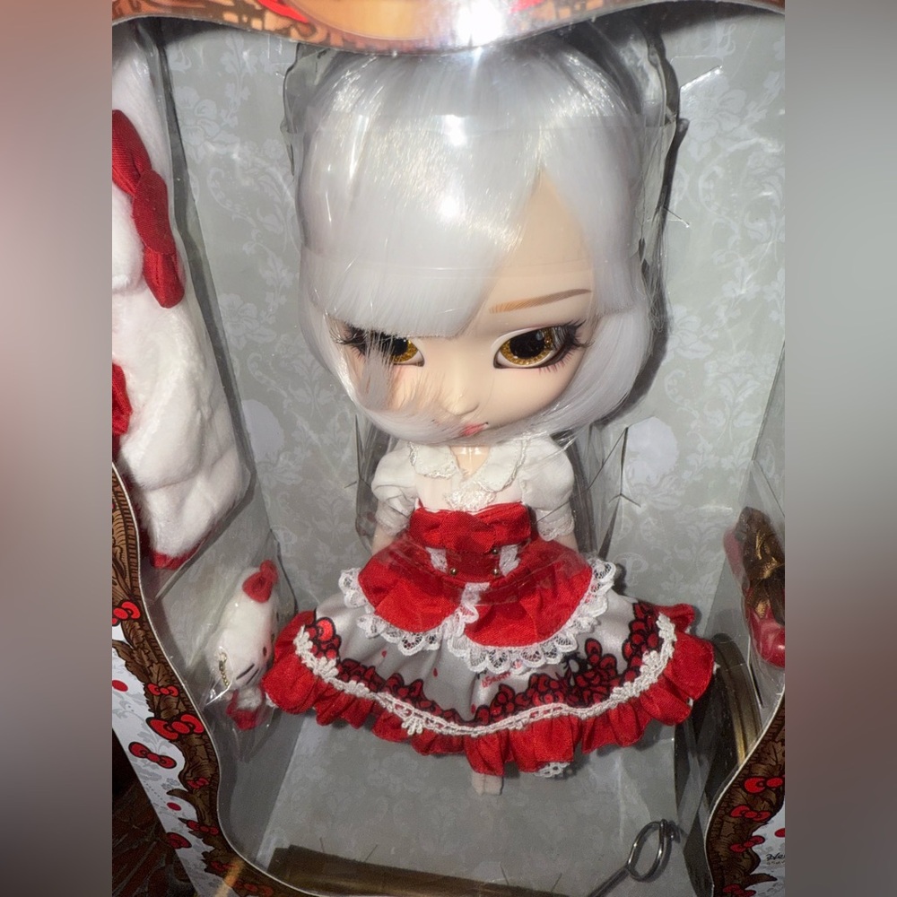 BNIB RARE HTF Pullip Hello Kitty collaboration 45th Anniversary - Picture 7 of 11
